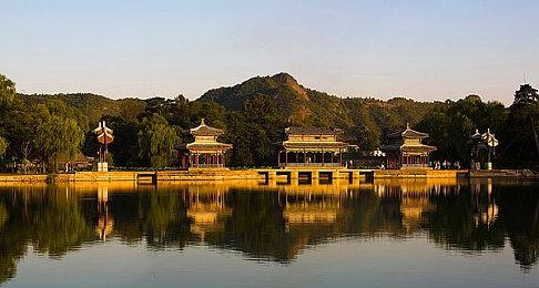 《心灵杀手2》DLC“湖边小屋”新预告 10月发售